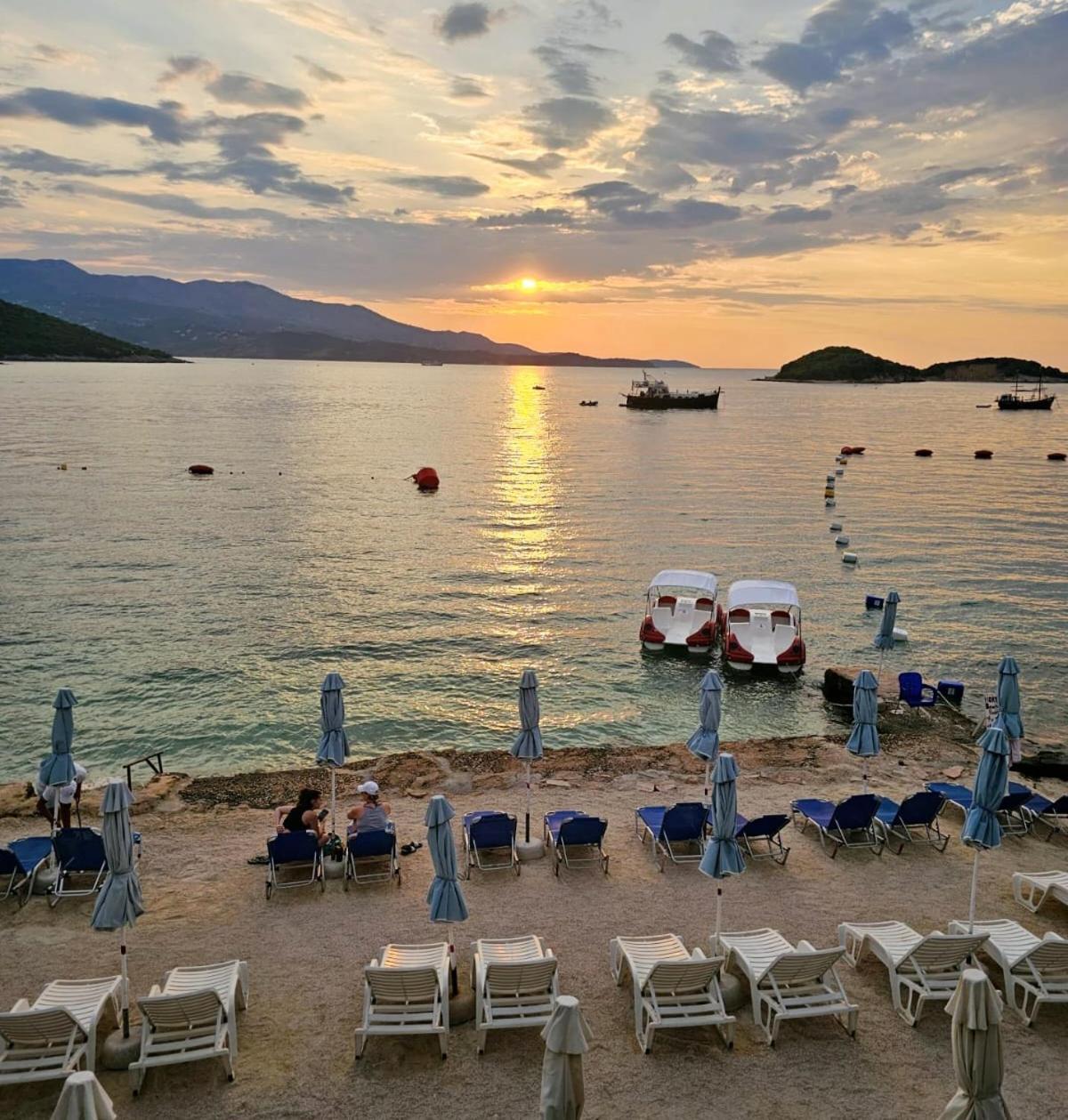 Hotel Villa Adrian Ксаміл Екстер'єр фото