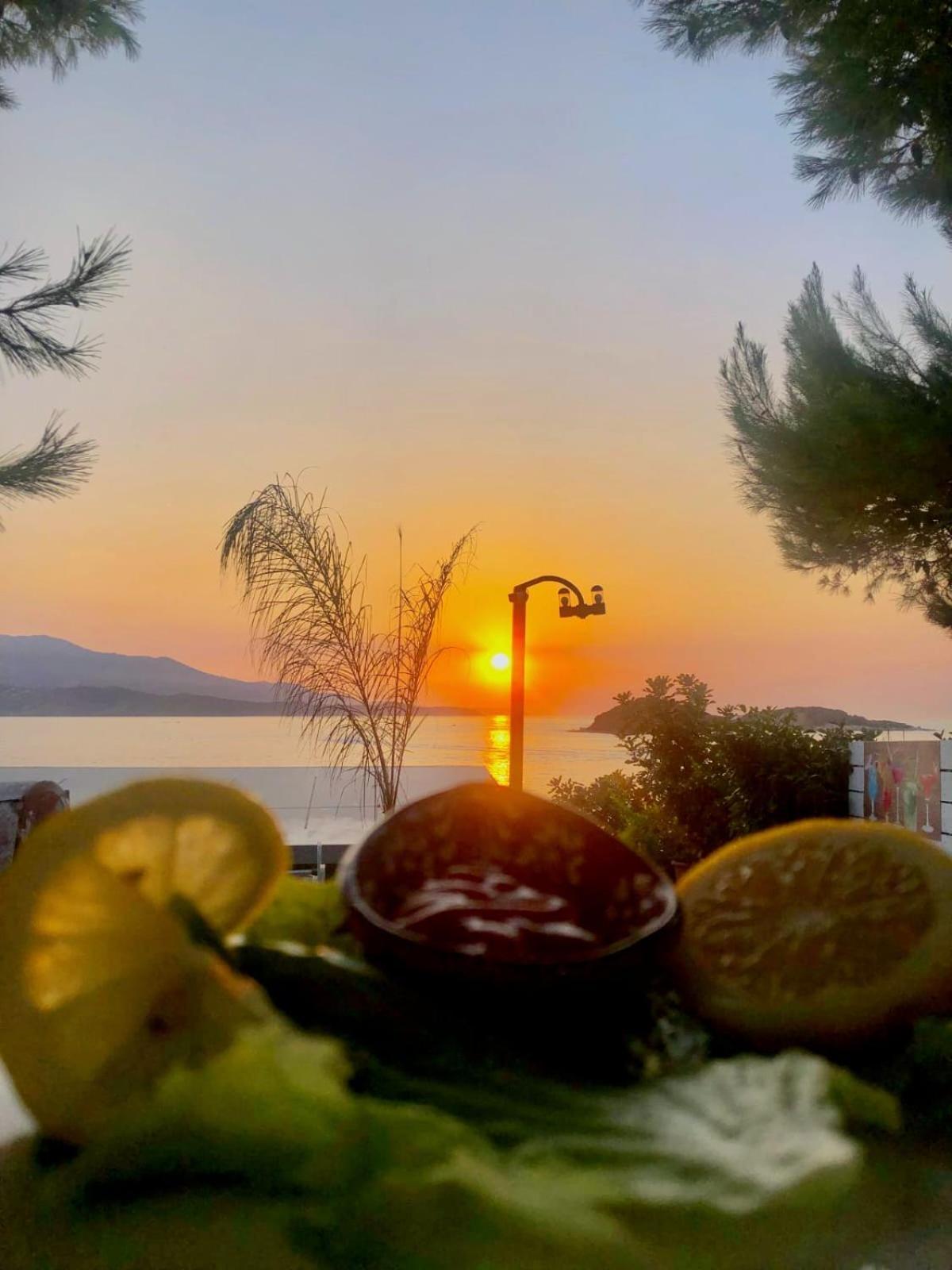 Hotel Villa Adrian Ксаміл Екстер'єр фото